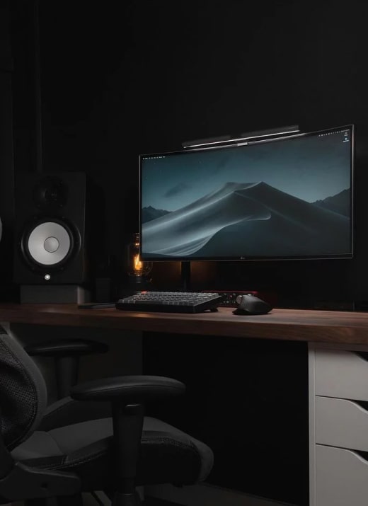 3 Minimalist Desk Setups 3 Minimalist Desk Setups